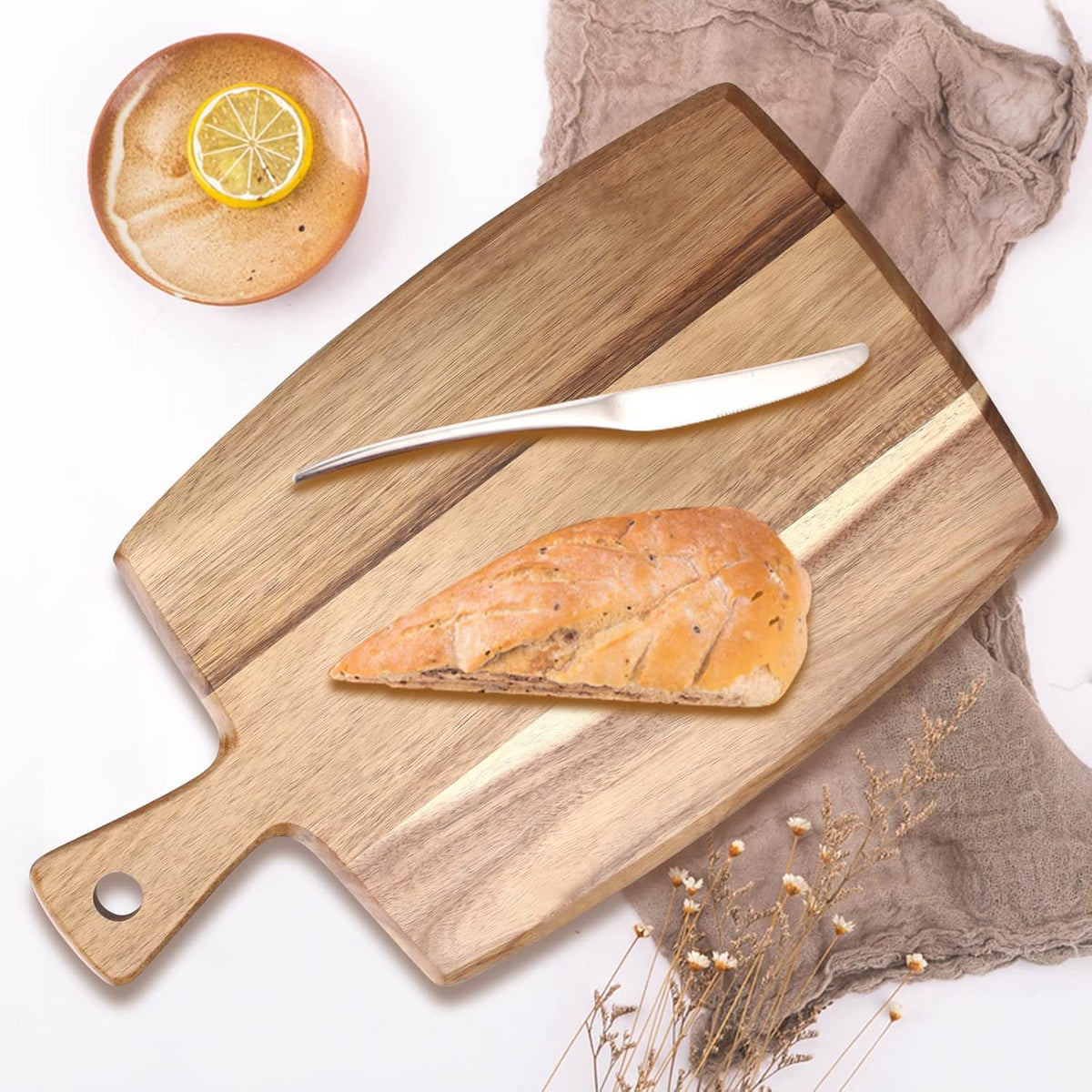 Acacia Wood Cutting Board with Handle K1275