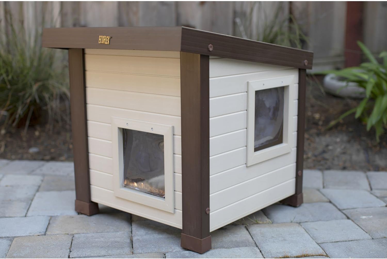 Outdoor Feral Cat House B954823